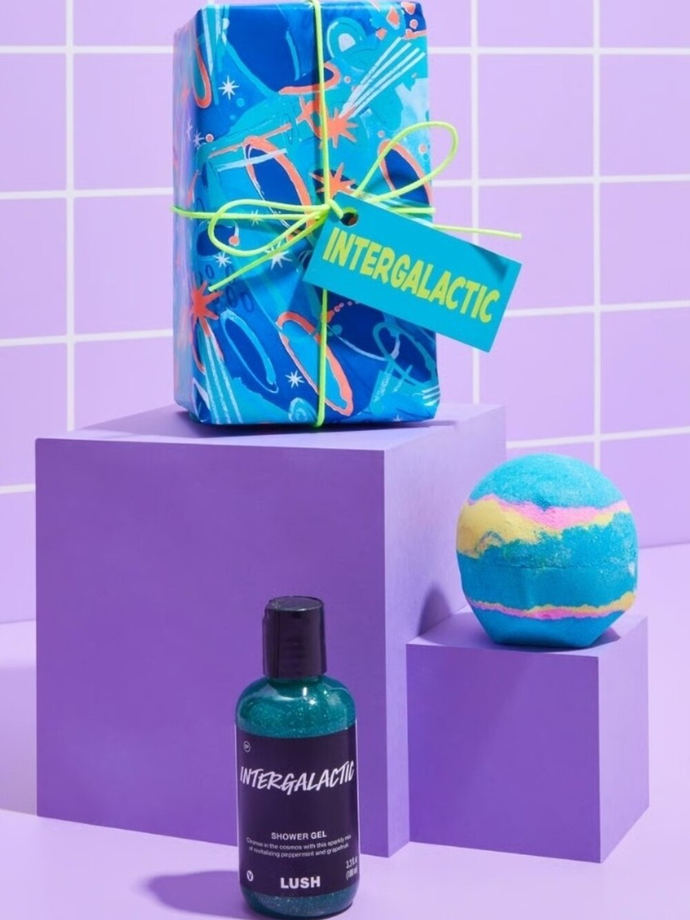 LUSH Intergalactic Minty Mood Booster Bath Bomb and Shower Gel Unisex Gift Set